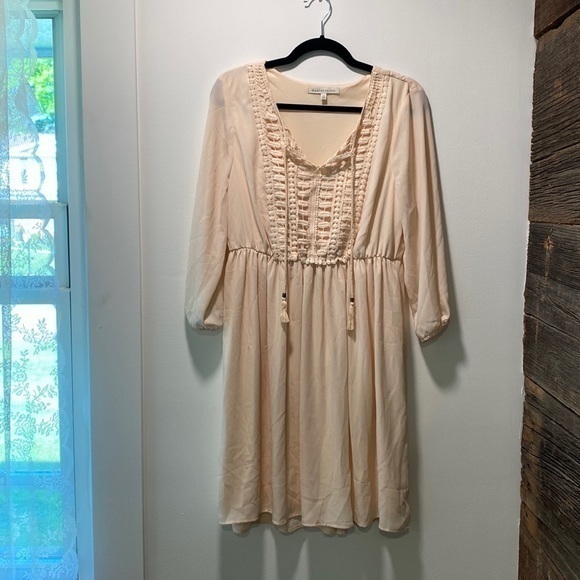 Daniel Rainn Dresses & Skirts - Beautiful Boho Dress with Crochet Detail at Neckline, Size M